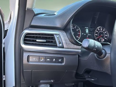 Used 2022 Kia Telluride EX w/ EX Premium Package image 22