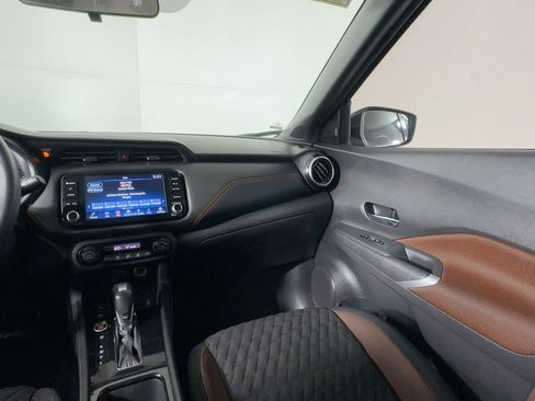 Used 2021 Nissan Kicks SR image 27