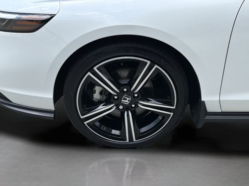 Used 2025 Honda Accord Sport image 31