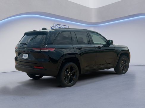 New 2025 Jeep Grand Cherokee Limited w/ Black Appearance Package image 5