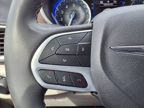 Used 2023 Chrysler Voyager LX FWD image 15