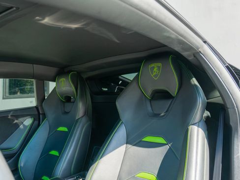 Used 2020 Lamborghini Huracan EVO image 33