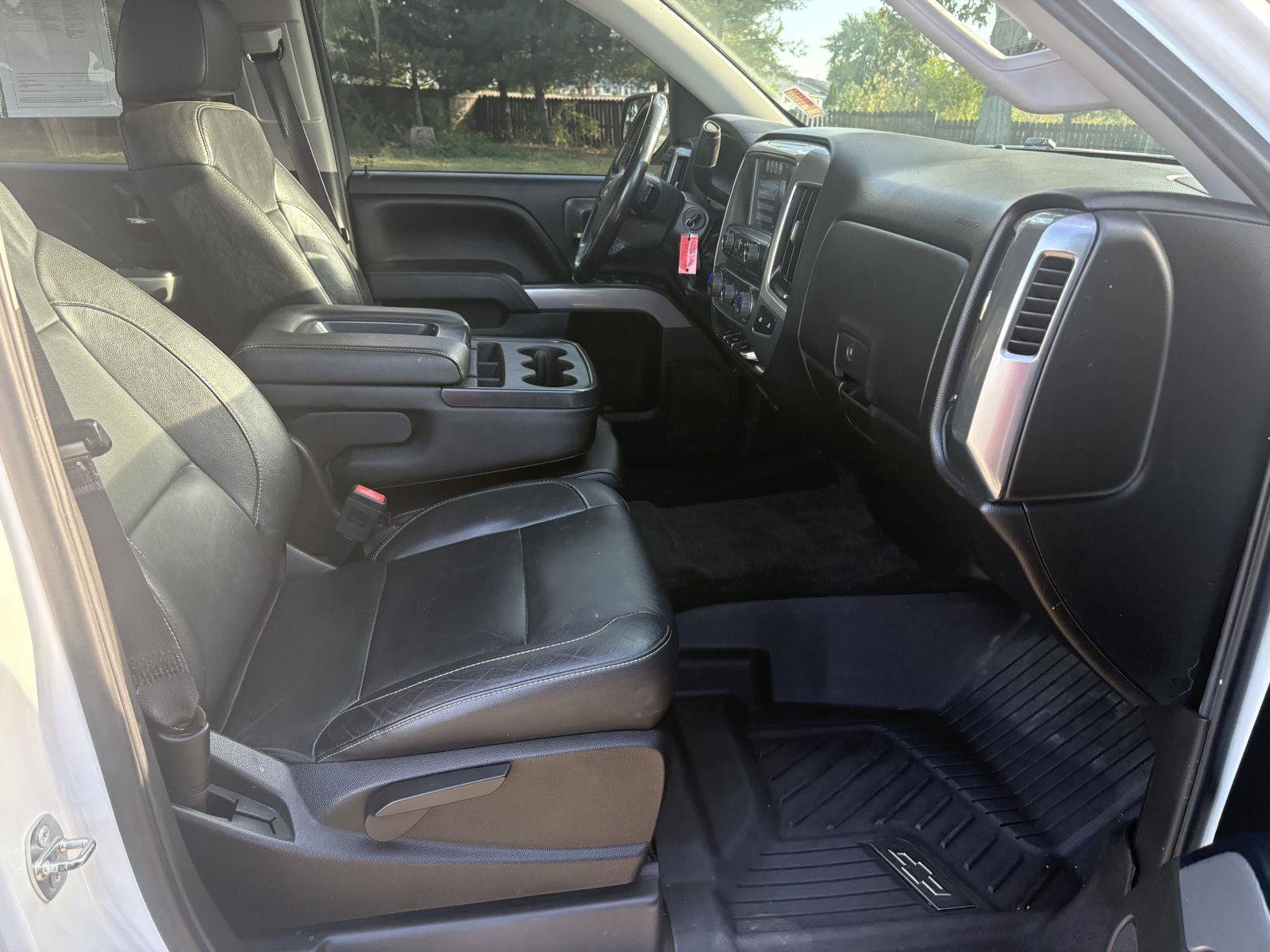 Used 2017 Chevrolet Silverado 1500 LT w/ LT Convenience Package AWD/4WD image 18
