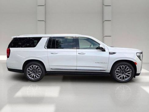 Certified 2023 GMC Yukon XL Denali Ultimate w/ LPO, Floor Liner Package AWD/4WD image 6