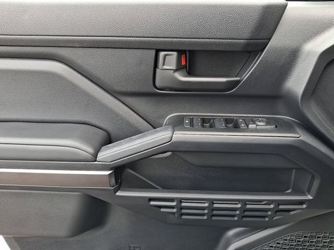 Used 2025 Toyota 4Runner SR5 image 12