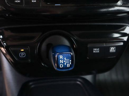 Used 2020 Toyota Prius LE FWD image 37