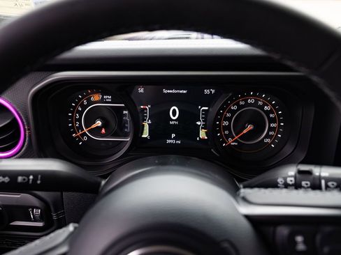 Used 2026 Jeep Wrangler Unlimited Rubicon w/ Safety Group AWD/4WD image 10