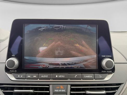 Used 2024 Nissan Altima 2.5 SV FWD image 27