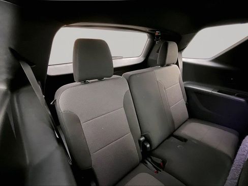 Used 2023 Chevrolet Traverse LT image 28