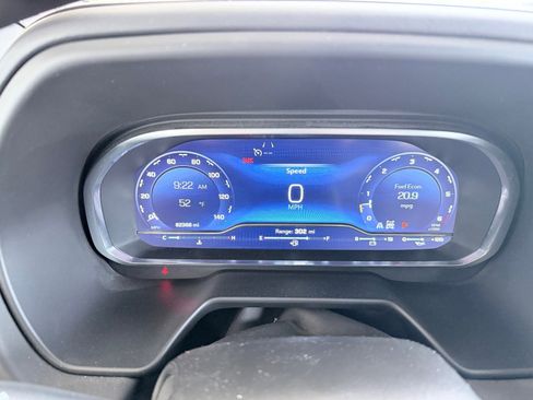 Used 2023 Chevrolet Suburban Premier image 9