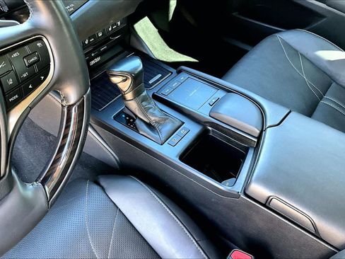 Used 2021 Lexus ES 300h Ultra Luxury w/ Accessory Package 2 FWD image 17