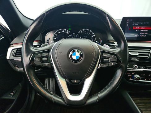 Used 2019 BMW 530i xDrive w/ Convenience Package AWD/4WD image 15