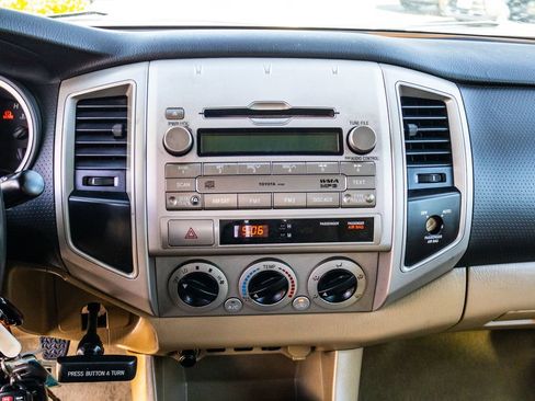 Used 2010 Toyota Tacoma 2WD Access Cab image 30