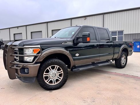 Used 2016 Ford F250 King Ranch w/ FX4 Off-Road Package AWD/4WD image 2