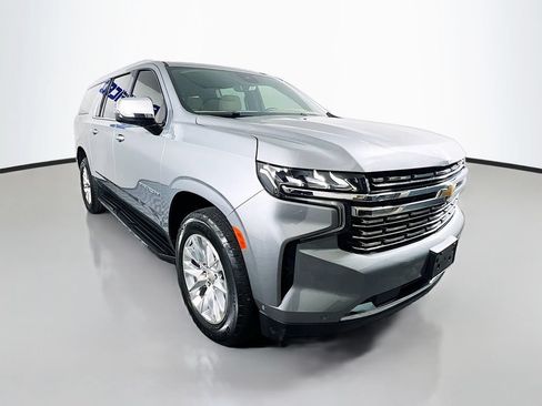 Used 2023 Chevrolet Suburban Premier w/ Advanced Technology Package AWD/4WD image 4