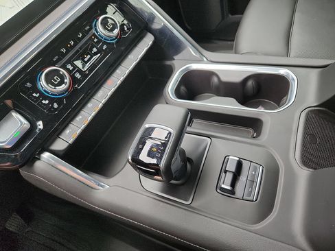 Used 2025 GMC Sierra 1500 Denali AWD/4WD image 26