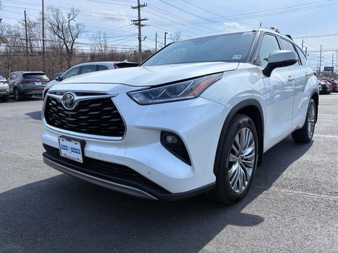 Used 2020 Toyota Highlander Platinum AWD/4WD image 4
