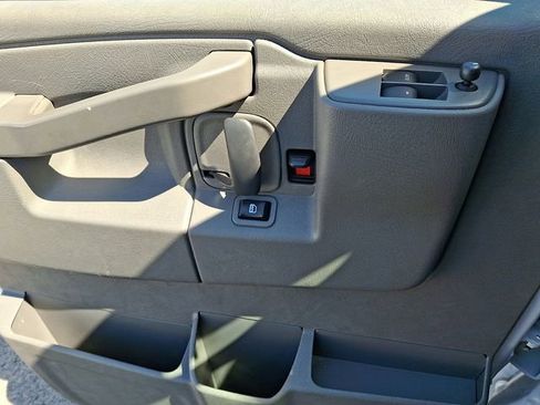 Used 2024 GMC Savana 2500 w/ Driver Convenience Package image 14