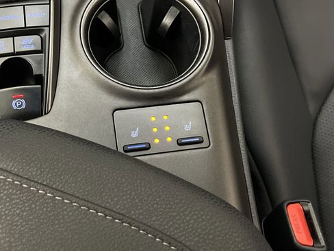 Used 2022 Toyota Camry XSE image 29