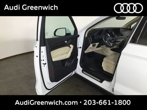 Used 2022 Audi Q5 2.0T Premium w/ Convenience Package AWD/4WD image 10