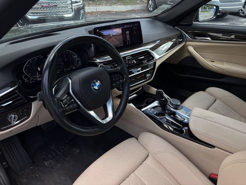 Used 2023 BMW 530e w/ Premium Package RWD image 16