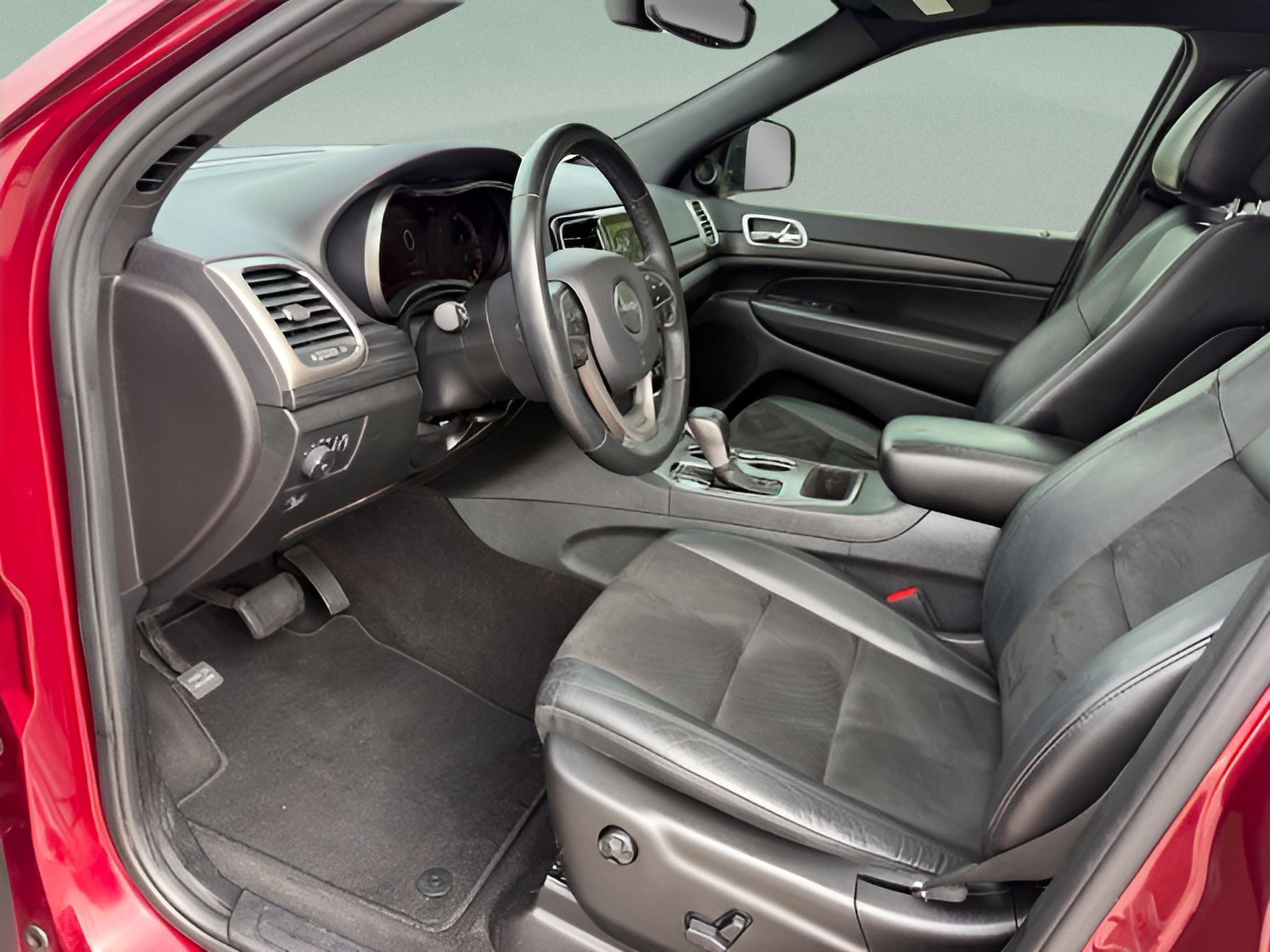 Used 2019 Jeep Grand Cherokee Altitude AWD/4WD image 9