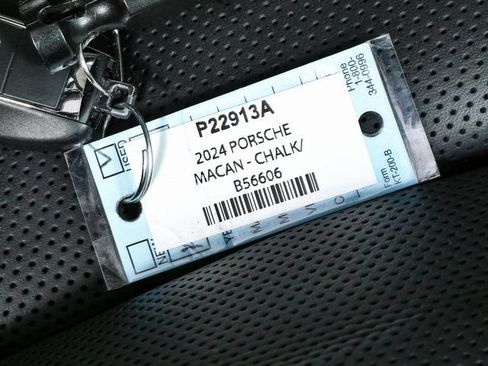 Certified 2024 Porsche Macan GTS AWD/4WD image 39
