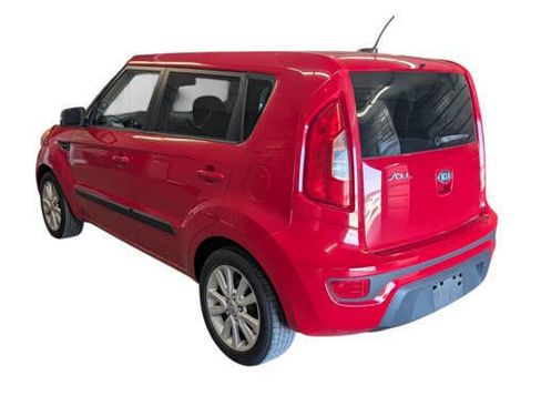 Used 2013 Kia Soul + FWD image 3