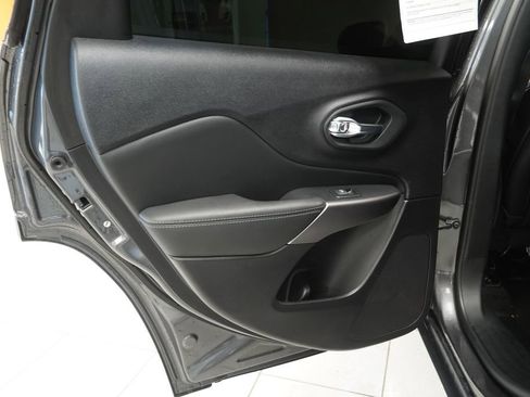 Used 2022 Jeep Cherokee Latitude Lux image 23