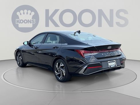 Used 2025 Hyundai Elantra Limited FWD image 4