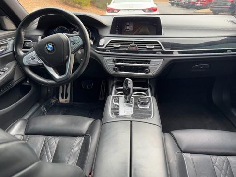 Used 2019 BMW 750i xDrive w/ Executive Package image 11
