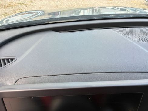 Used 2025 Kia Sportage LX image 32