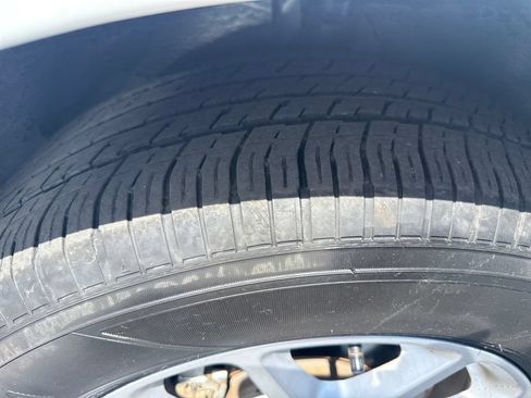 Used 2023 Chrysler Pacifica Touring-L FWD image 17