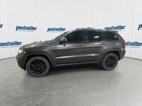 Used 2018 Jeep Grand Cherokee Altitude AWD/4WD image 6