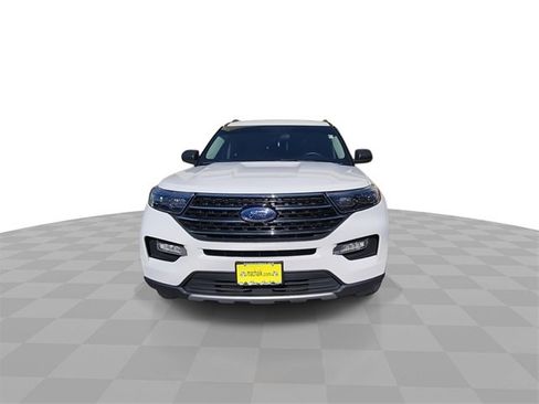 Used 2021 Ford Explorer XLT w/ Equipment Group 202A image 3