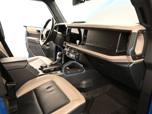 Used 2022 Ford Bronco Wildtrak image 21