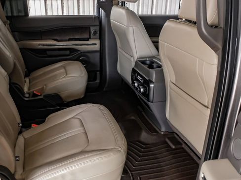 Used 2018 Ford Expedition Limited AWD/4WD image 35