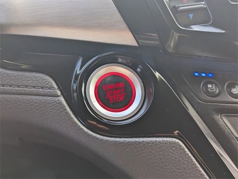 Used 2018 Honda Odyssey Elite image 25