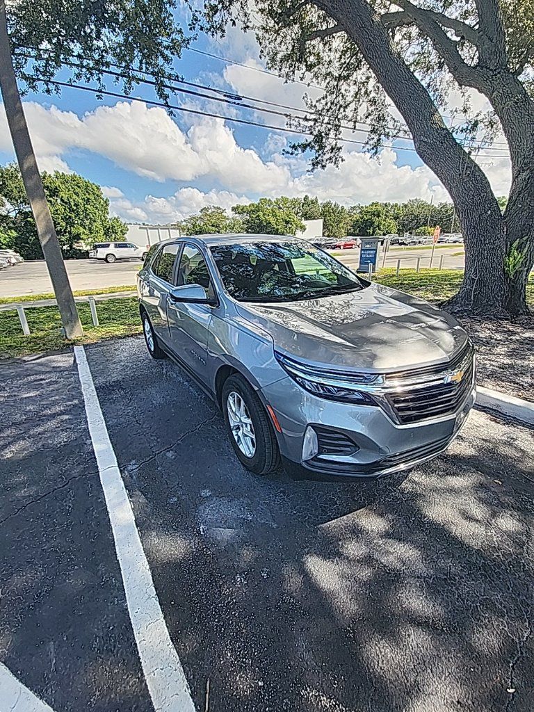 Used 2024 Chevrolet Equinox LT FWD image 2
