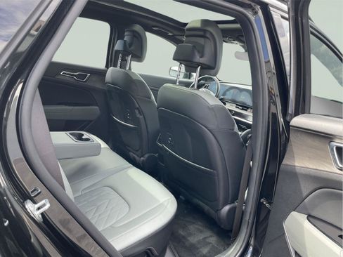Used 2023 Kia Sportage X-Line AWD/4WD image 19