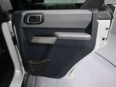 Used 2023 Ford Bronco Black Diamond AWD/4WD image 21