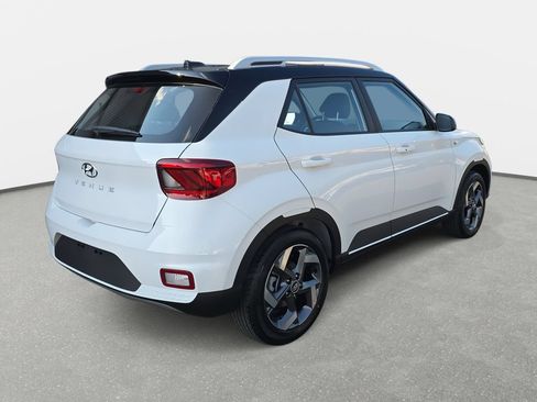 New 2026 Hyundai Venue SEL FWD image 5