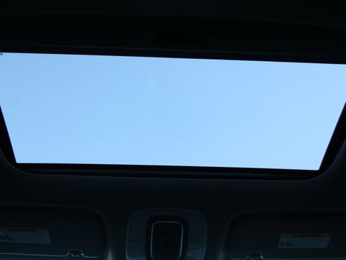 Used 2021 Hyundai Elantra SEL w/ Convenience + Premium Package image 36