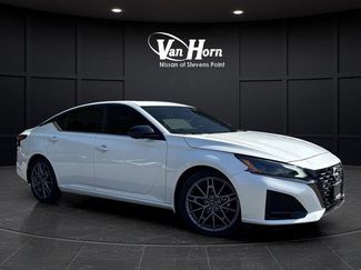 Used 2024 Nissan Altima 2.0 SR video 1