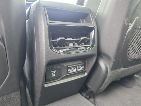 Used 2023 Jeep Grand Cherokee Altitude AWD/4WD image 15