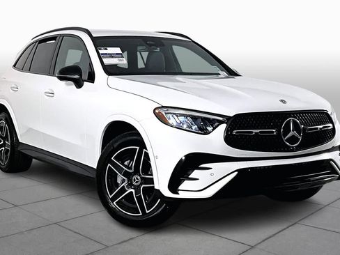 Used 2025 Mercedes-Benz GLC 300 image 2