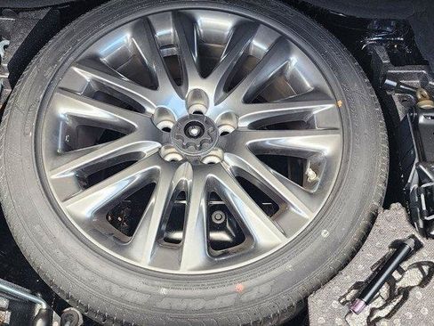 Used 2013 Lexus LS 460 w/ Comfort Pkg RWD image 31