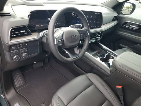 Used 2026 Chevrolet Tahoe Z71 w/ Comfort Package AWD/4WD image 6