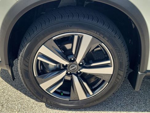 Certified 2023 Nissan Rogue Platinum w/ Platinum Premium Package AWD/4WD image 12