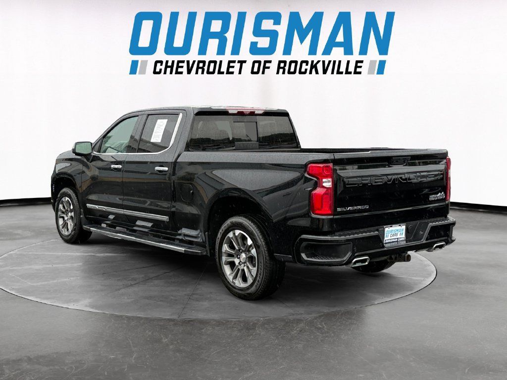 Used 2024 Chevrolet Silverado 1500 High Country w/ Technology Package AWD/4WD image 4